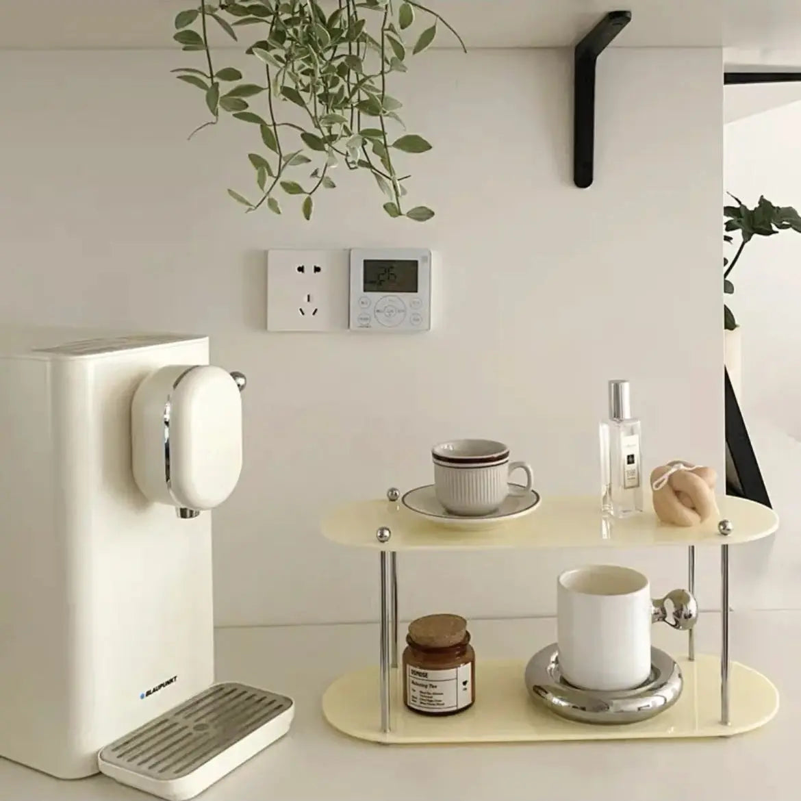 2025 New Ins Perfume Cosmetics Acrylic Storage Rack Water Cup Hand-made Bathroom Storage Desktop Storage Display Stand